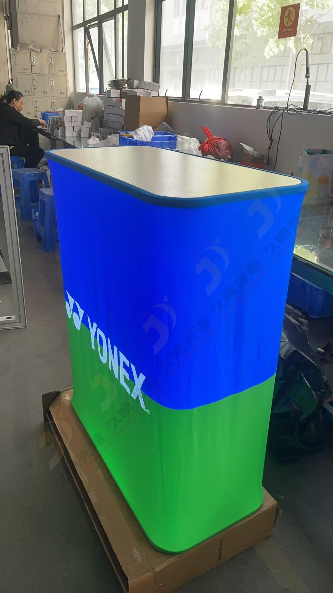 LED卡布燈箱展台(桌) YONEX客戶見證-2